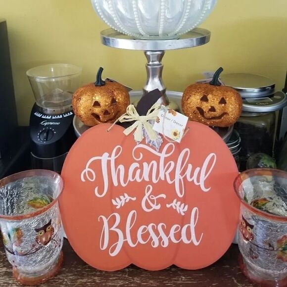 Thankful and Bleseed pumpkin sign - Picture 1 of 1